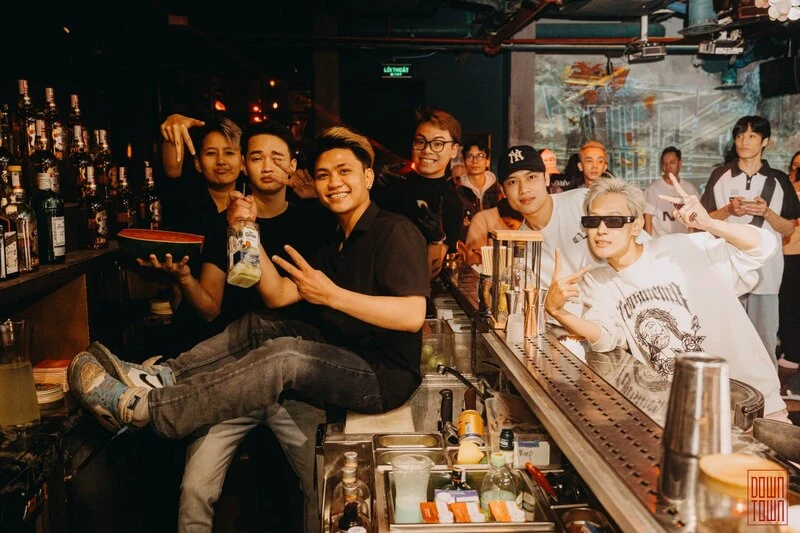 Top 28 bar Hà Nội nổi tiếng sôi động nhất