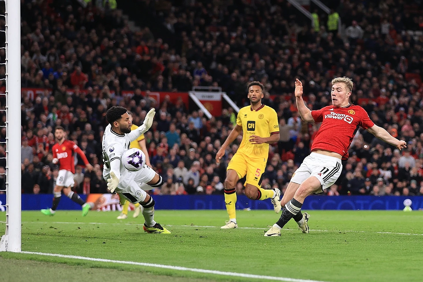 Đội hình Man Utd đấu Burnley: Hai sự thay đổi